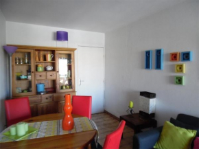 Confortable 2P avec loggia, parking privé proche plage - FR-1-750-14